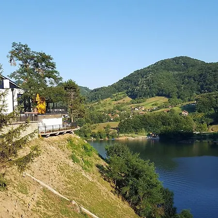 ホテル Vidikovac ズヴォルニク