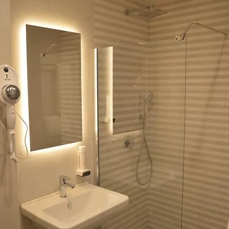 Vidikovac ホテル ズヴォルニク